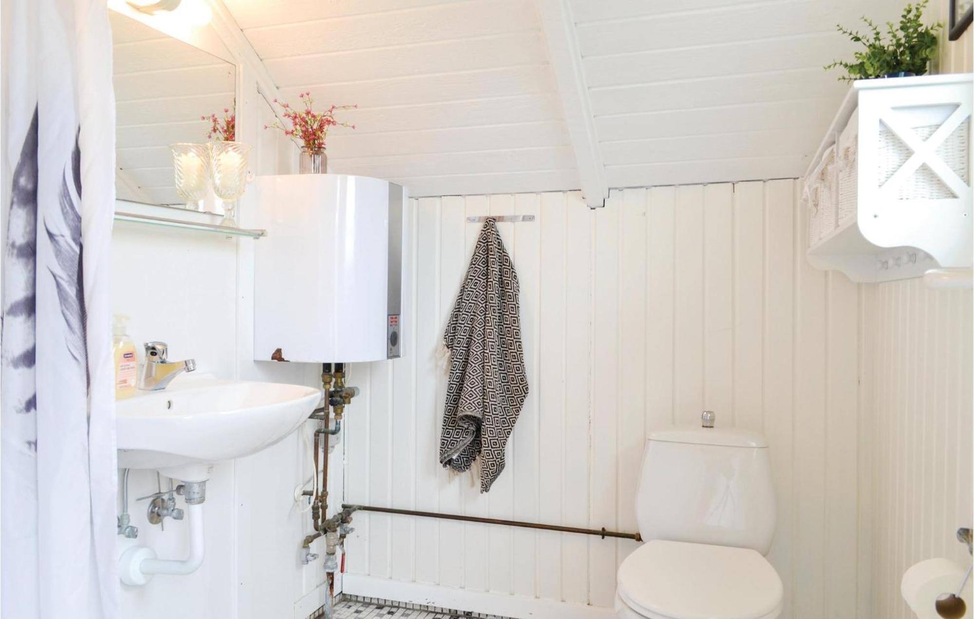 2 Bedroom Beautiful Home In Hvide Sande Bjerregård Zewnętrze zdjęcie